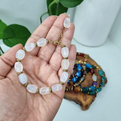 دستبند عقیق آبنباتی سفید