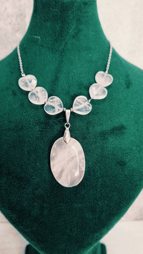 گردنبند تراش جواهری کلاسیک رزکوارتز