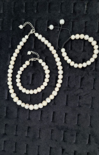 نیم ست مروارید(یک دستبند و یک گردنبند)