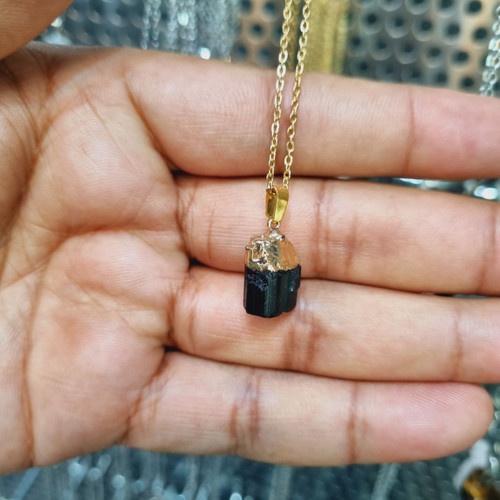 مدال راف تورمالین سیاه تاج طلایی