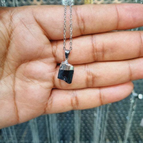 مدال راف تورمالین سیاه تاج نقره ای